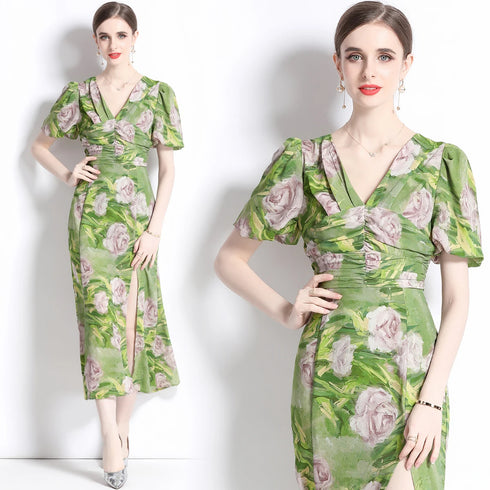 Stylish & Trendy High Quality Floral Design, V-Neck, Pleated Empire Waist, Day & Eveningwear, Cocktail, Party Dress